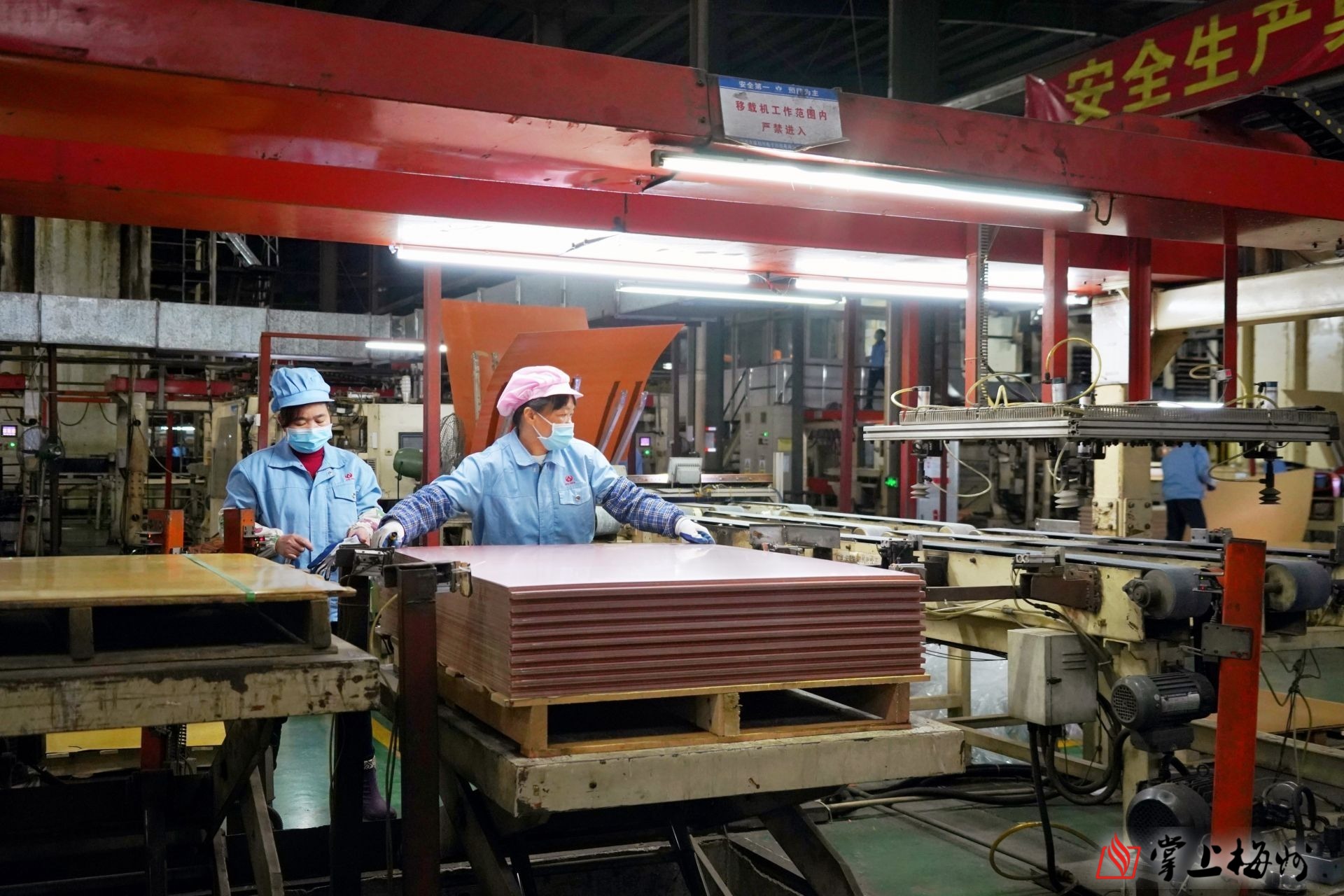 安心返鄉(xiāng)來 發(fā)展路更寬！梅州市威利邦電子科技有限公司深耕主業(yè)提升效能
